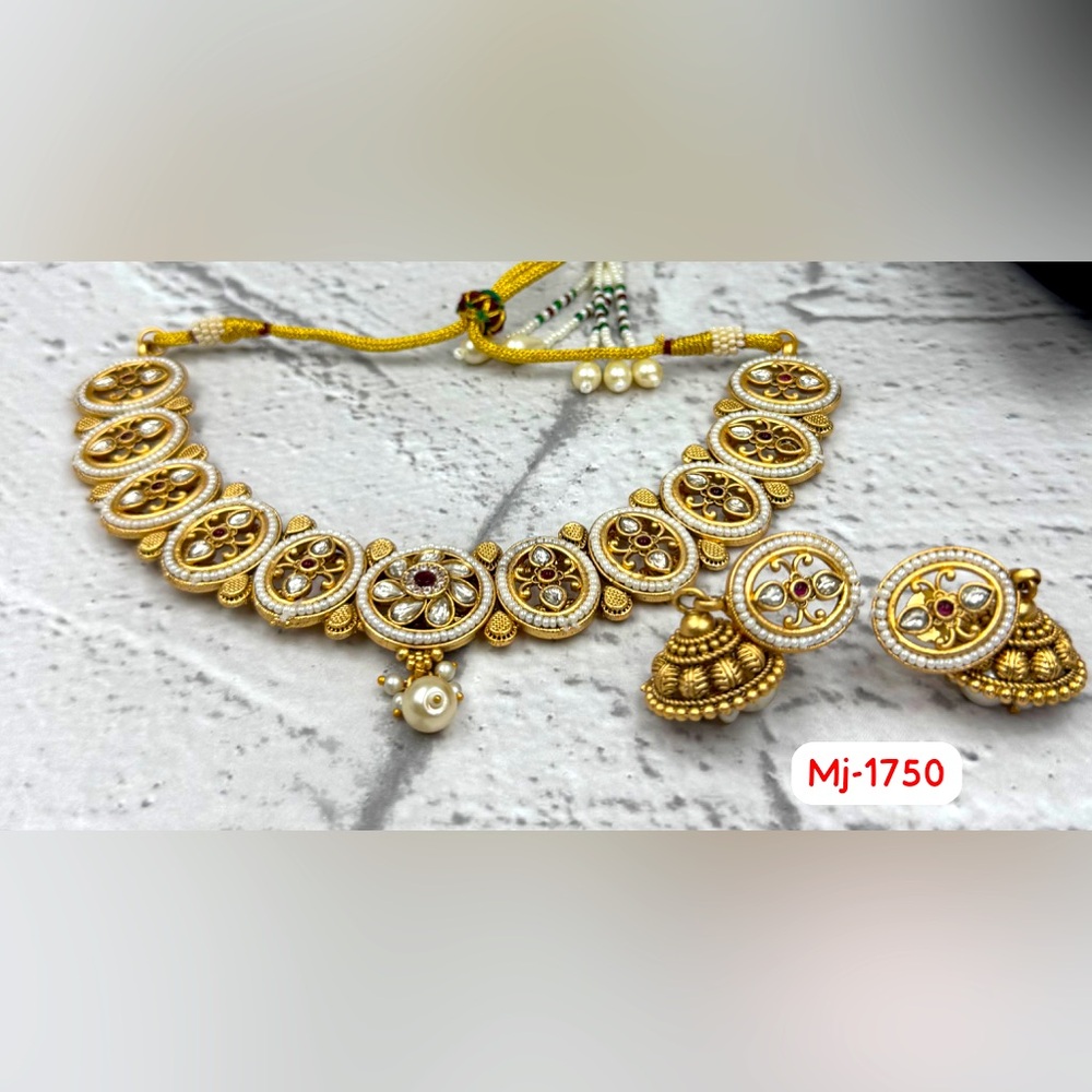 Elegant Gold and White Necklace Set